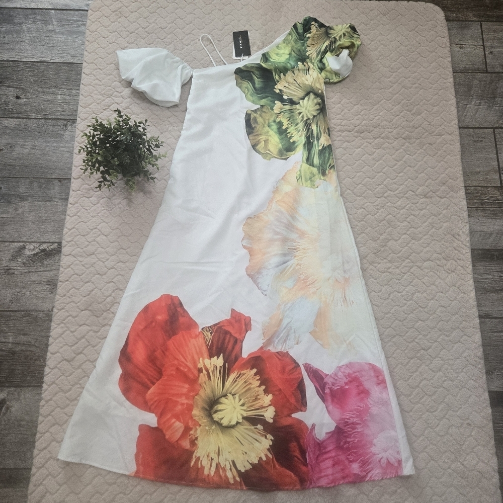 UOOZEE White Floral Flowy Beach Vacation Maxi Dress with Puff Sleeves - NWT